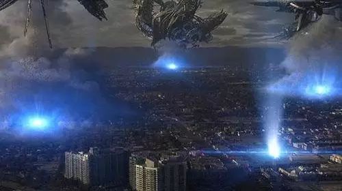 專家警告：外星人將攻打地球的宇宙?zhèn)纹焓录挥|即發(fā)