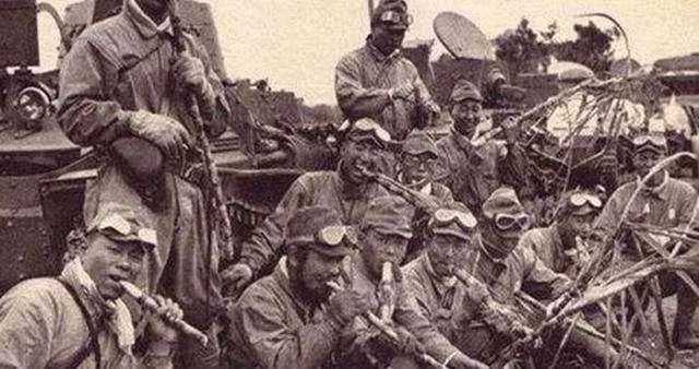 日軍最奇葩軍隊，看到路過的中國軍隊一槍不開，目送40萬人遠去！