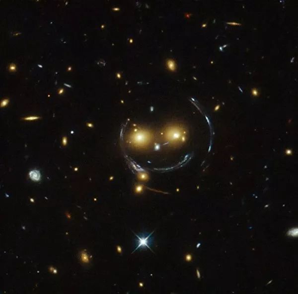 科學家拍到飛行的“宇宙蝙蝠” ，迄今為止最清晰的照片！