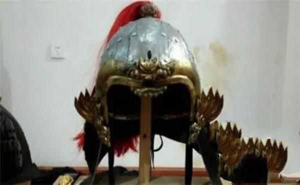 古代將軍頭盔為何都有槍尖，它有什么用？古人的智慧確實厲害