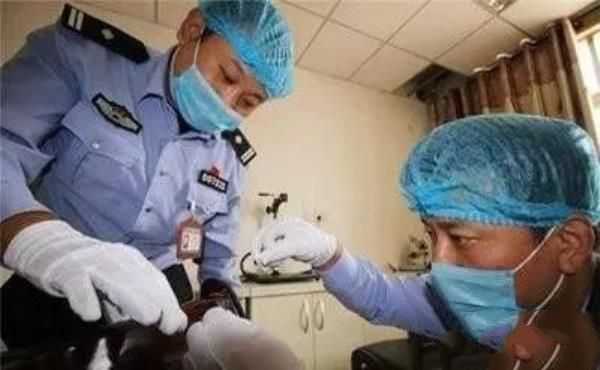 10年前云南17名青年失蹤，警方鎖定一個(gè)賣鴕鳥肉的老頭：肉哪來的