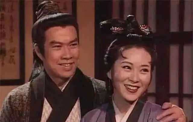 郭芙草包，父母沒(méi)教好？我卻覺(jué)得郭黃這對(duì)精英夫妻的教育很成功