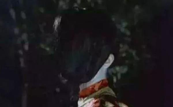 辮子姑娘鬼魂傳聞事件，沒有面孔只有頭發(fā)的女鬼